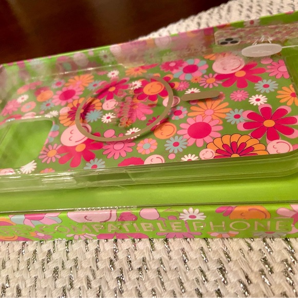 NWT! Poppy phone case protector for iPhone 13/12 Pro Max. Colorful, fun design. - Picture 13 of 14